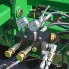 HYDRAULIC WEIGHT TRANSFER IS STANDARD (MODELS 18' AND LARGER)